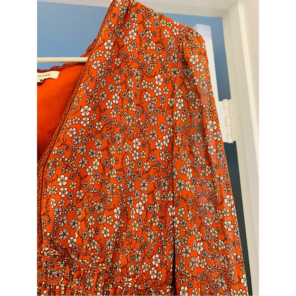 ORANGE FLORAL DRESS š§”šš¼ - Picture 3 of 3